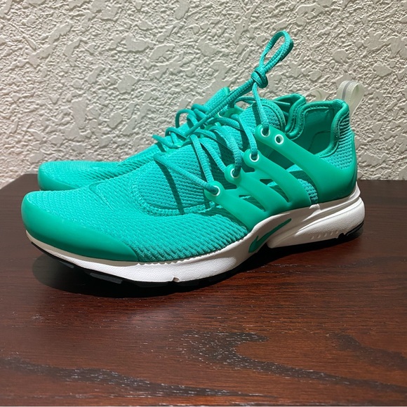 Nike Air Presto Women’s Emerald Green 6 - Picture 2 of 6